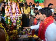 విజయవాడలో 72 అడుగుల భారీ మట్టి గణపతి.. ప్రత్యేక పూజలు చేసిన మంత్రి నారా లోకేశ్