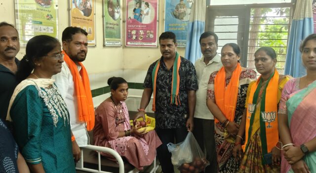 రామచంద్రపురంలో మోడీ జన్మదిన వేడుకలు.. సేవా కార్యక్రమాలు..