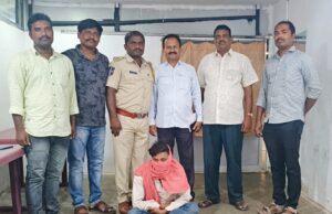 మనోహరాబాద్ లో గంజాయి అమ్ముతున్న వ్యక్తుల అరెస్ట్