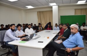 అమెరికా సుంకాలపై ప్రతీకారం ఉండబోదు : డాక్టర్ అజీమ్ ఖాన్