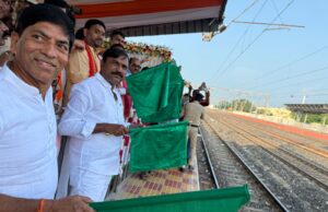 సిర్పూర్ కాగజ్ నగర్లో వందే భారత్ రైలు నూతన స్టాప్ ప్రారంభం