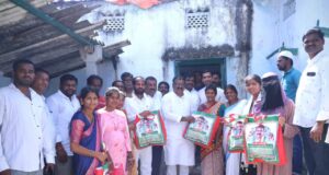 గర్భిణీ స్త్రీలకు “మాతృదేవోభవ” కానుక : ఆవుల రాజిరెడ్డి