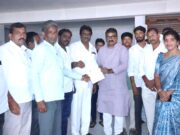 సీఎంఆర్ఎఫ్ చెక్కుల ను పంపిణీ చేసిన కాంగ్రెస్ పార్టీ నియోజకవర్గ ఇంచార్జి ఆవుల రాజిరెడ్డి