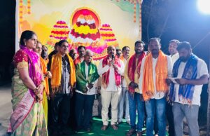 సుతారి గూడెంలో ఘనంగా సద్దుల బతుకమ్మ పండుగ సద్దుల బతుకమ్మ పండగలో పాల్గొన్న సాయిపేట శ్రీనివాస్