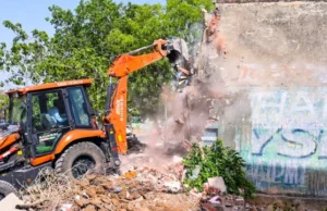 Janwada: జన్వాడలో భారీ అక్రమ వెంచర్కు షాక్.. 60 ఎకరాల లేఅవుట్ నేలమట్టం!