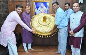 సాయిబాబాకు రూ.75 లక్షల గొడుగు కానుక